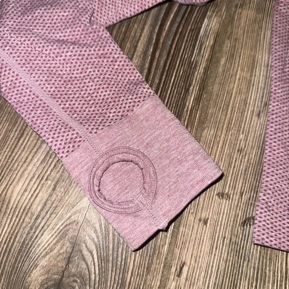 NVGTN Women's Cropped Compression Pink Long Sleeve Top Thumb Holes Small Workout - Picture 7 of 8